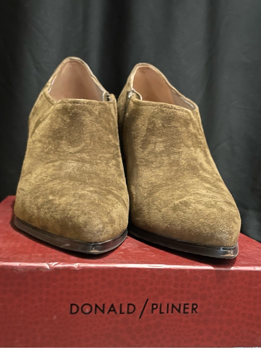 Donald J Pliner Verde-KS Pointed Toe Heeled Booties Brown US 10 Like New